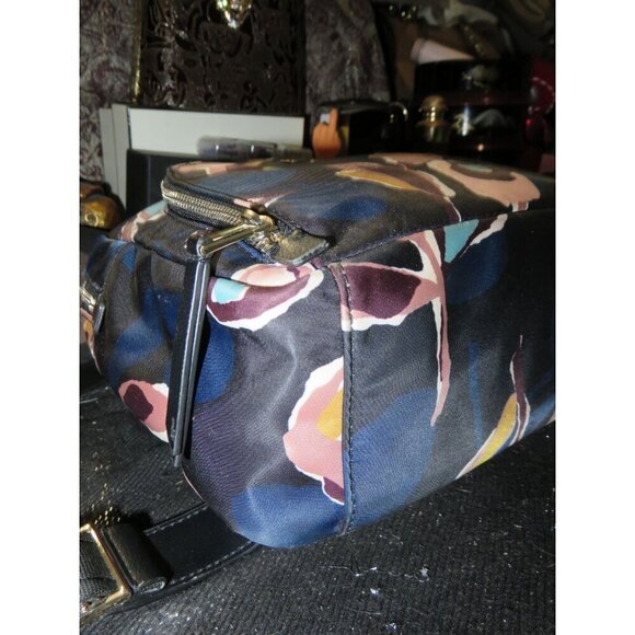 Kate Spade New York Chelsea Dawn Paper Rose Floral backpack w/ adjustable straps - Picture 7 of 10